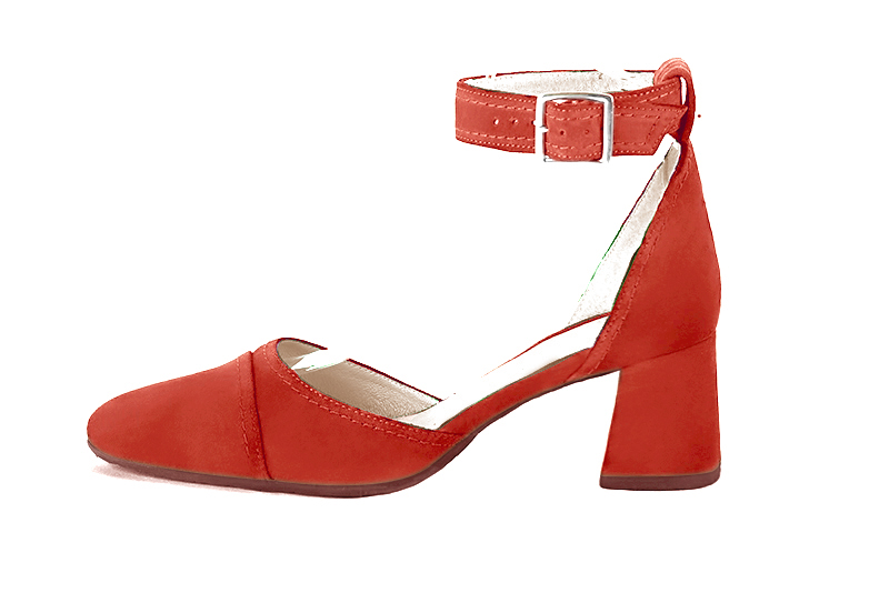 Scarlet red women's open side shoes, with a strap around the ankle. Round toe. Medium flare heels. Profile view - Florence KOOIJMAN